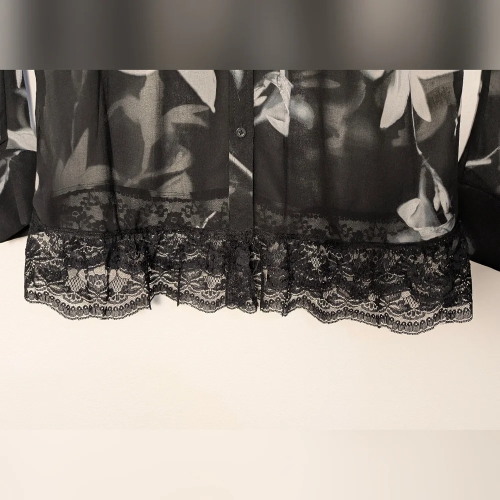 Calvin Klein Women’s Floral Chiffon Button-Up Sheer Top Size S Black White Lace - Picture 2 of 10
